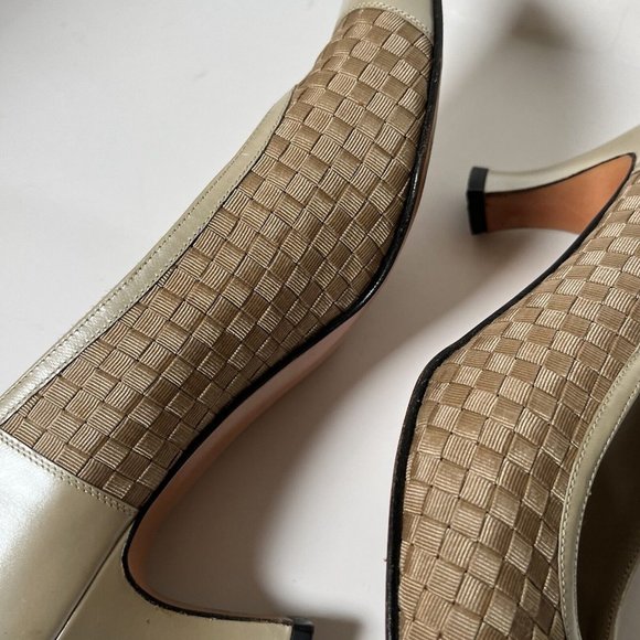 Salvatore Ferragamo Cream and Tan Woven Heels - Picture 11 of 16